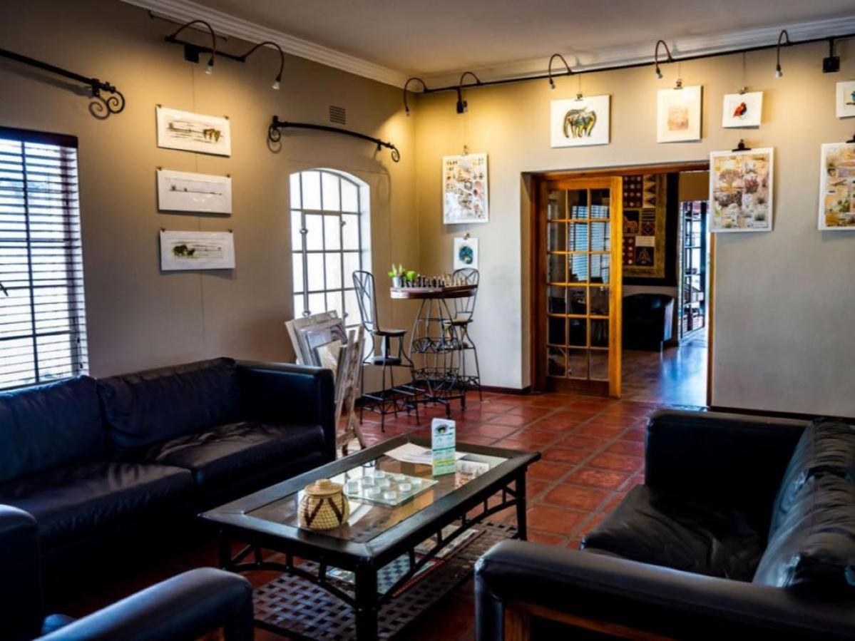 Londiningi Guesthouse Windhoek Extérieur photo