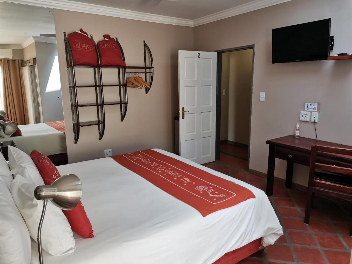 Londiningi Guesthouse Windhoek Extérieur photo