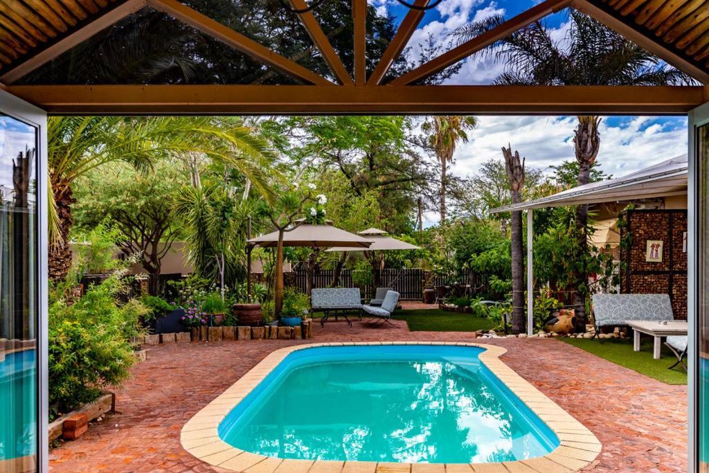 Londiningi Guesthouse Windhoek Extérieur photo