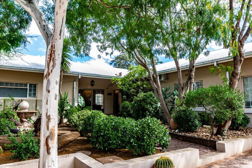 Londiningi Guesthouse Windhoek Extérieur photo